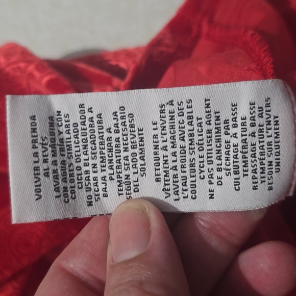 Ruby RDd. Elegant Red Paisley  Floral Women's Top Size Large - Picture 9 of 14